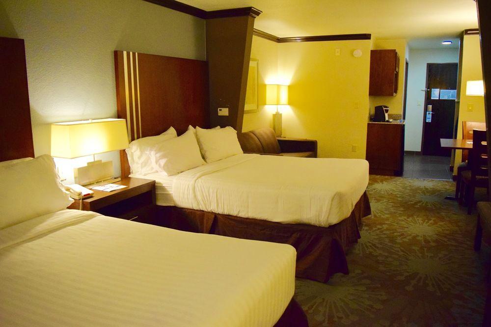 Holiday Inn Express & Suites San Antonio Nw Near Seaworld By Ihg Екстериор снимка