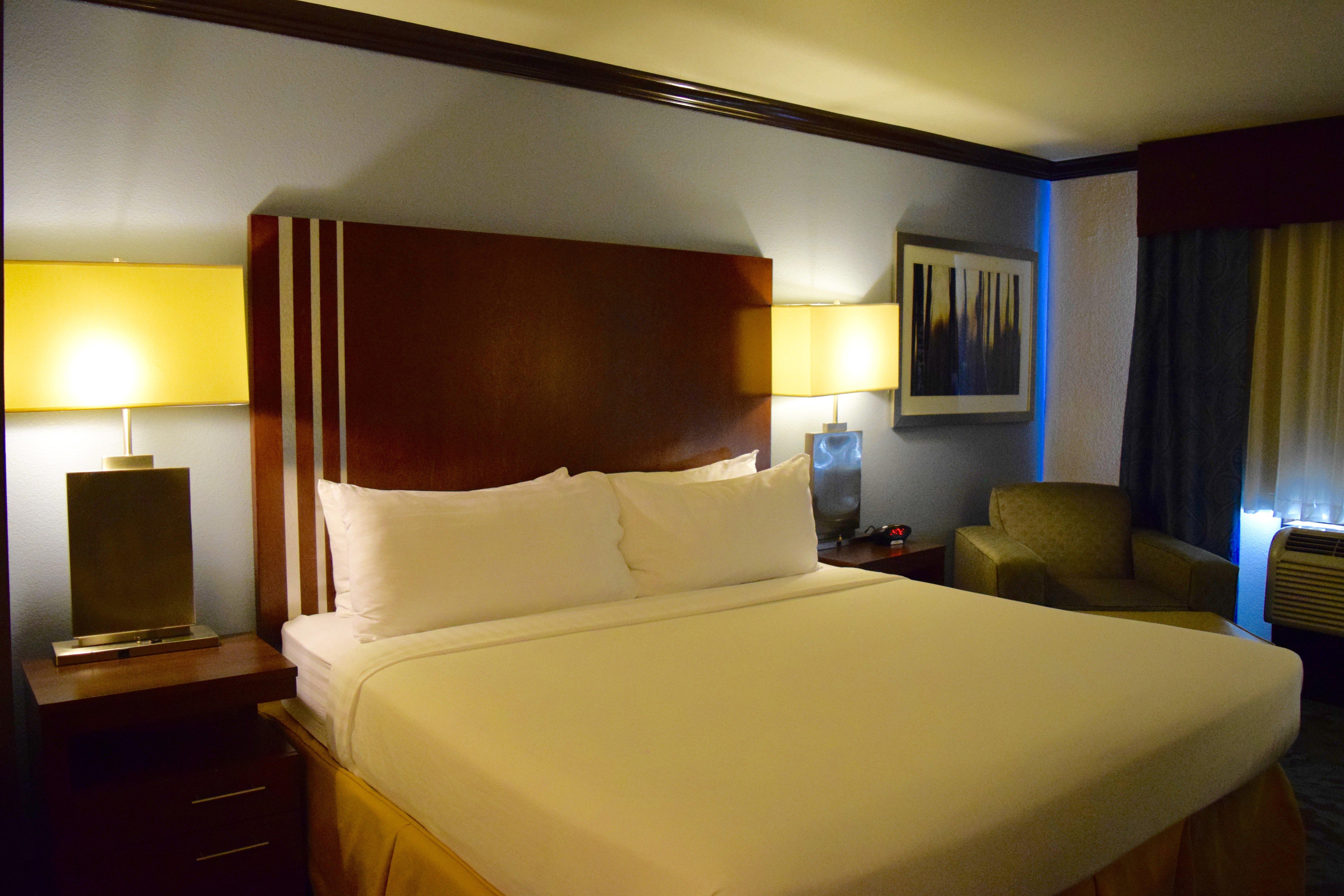 Holiday Inn Express & Suites San Antonio Nw Near Seaworld By Ihg Екстериор снимка