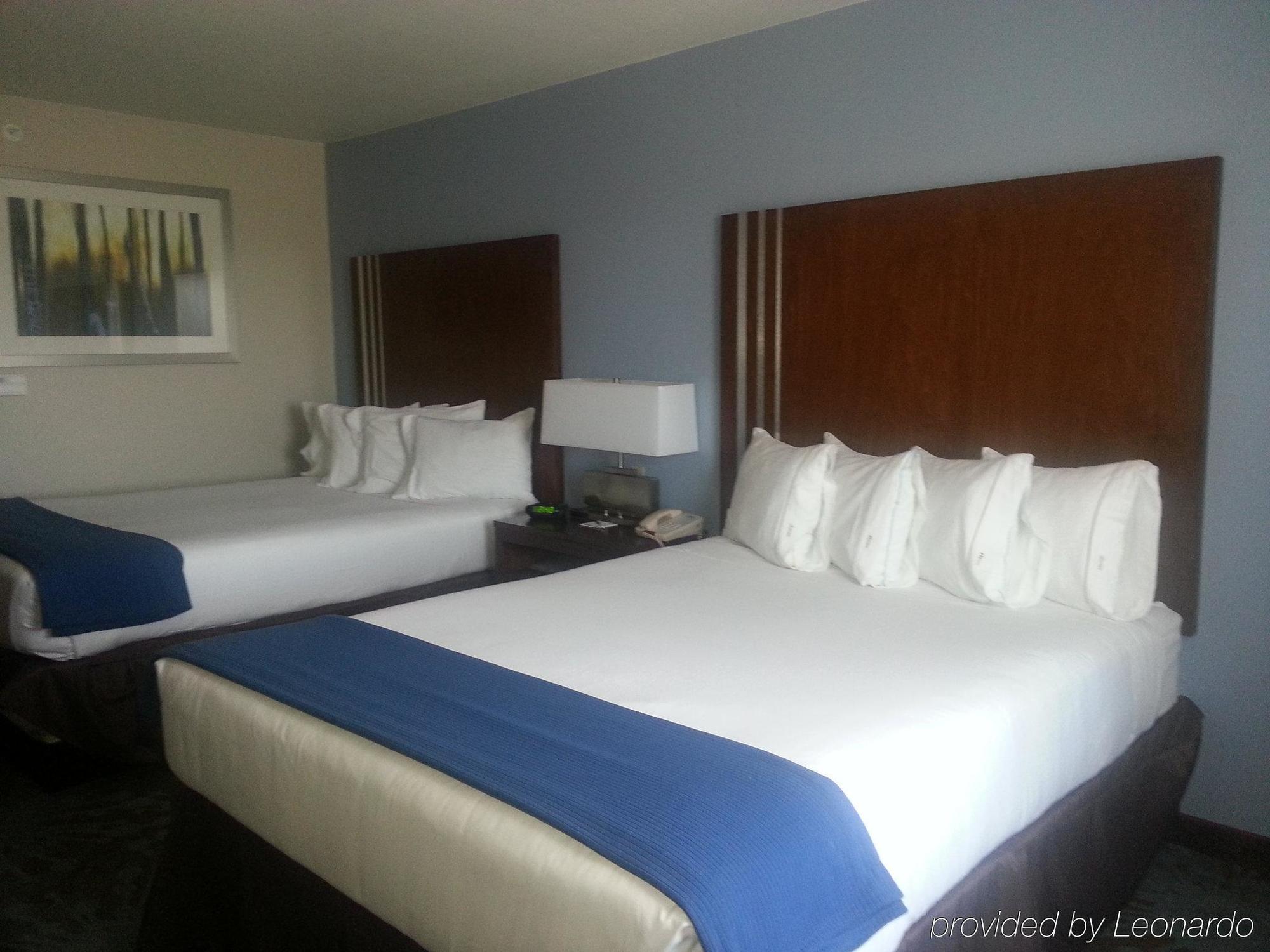 Holiday Inn Express & Suites San Antonio Nw Near Seaworld By Ihg Екстериор снимка